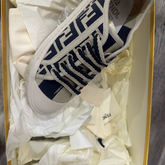 Fendi Domino Sneakers - Picture 2 of 4